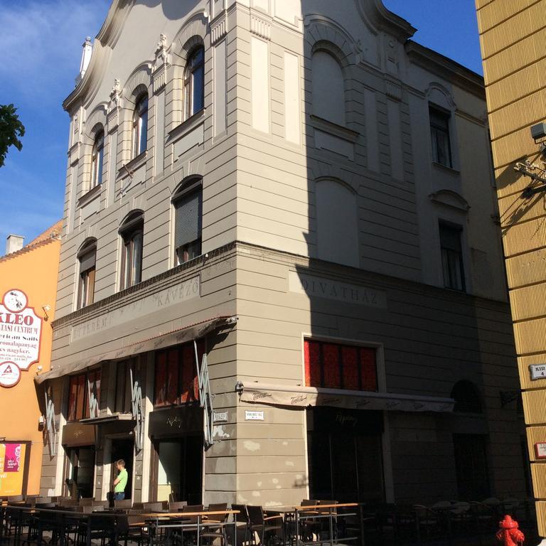 Szundi Szobak Pecs Exterior photo